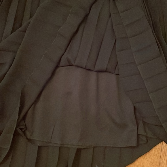 LE LISTEN - Pleated Skirt - Picture 4 of 4